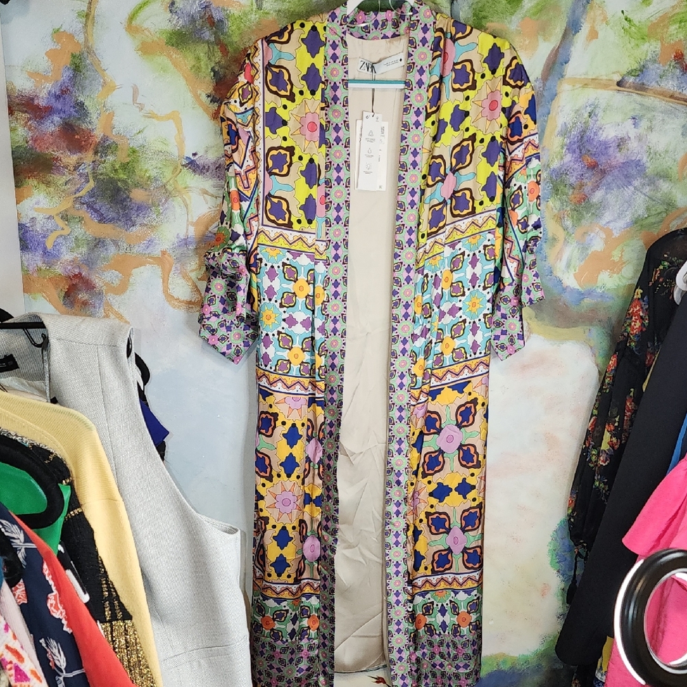 Zara Multicolor Satin Effects Print Kimono With Belt